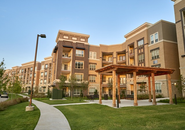 Rocklyn Apartments Fort Worth TX Building in DFW Metroplex