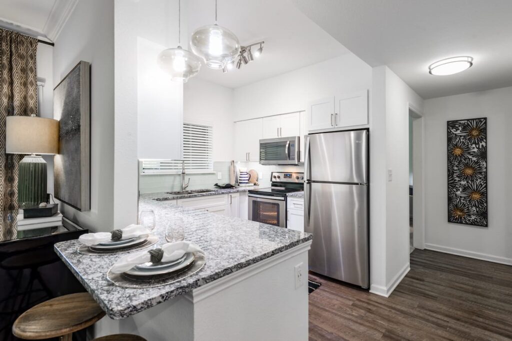 View of Top Luxury Apartments in Irving - Apartment Locating Specialists