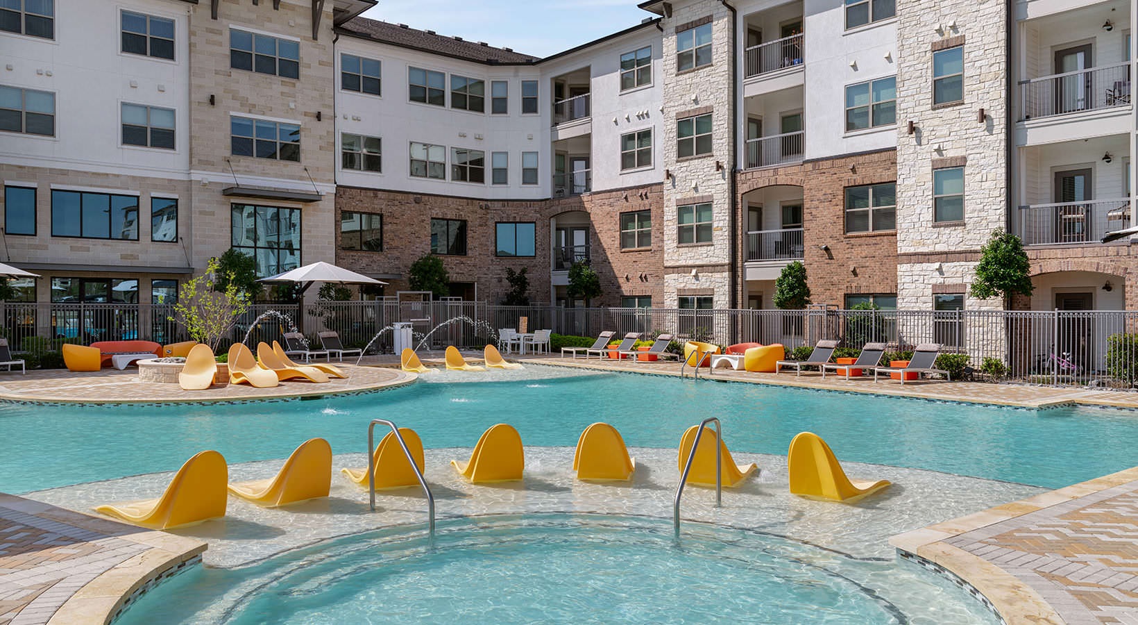 Rent at the Solay Apartments in Fort Worth